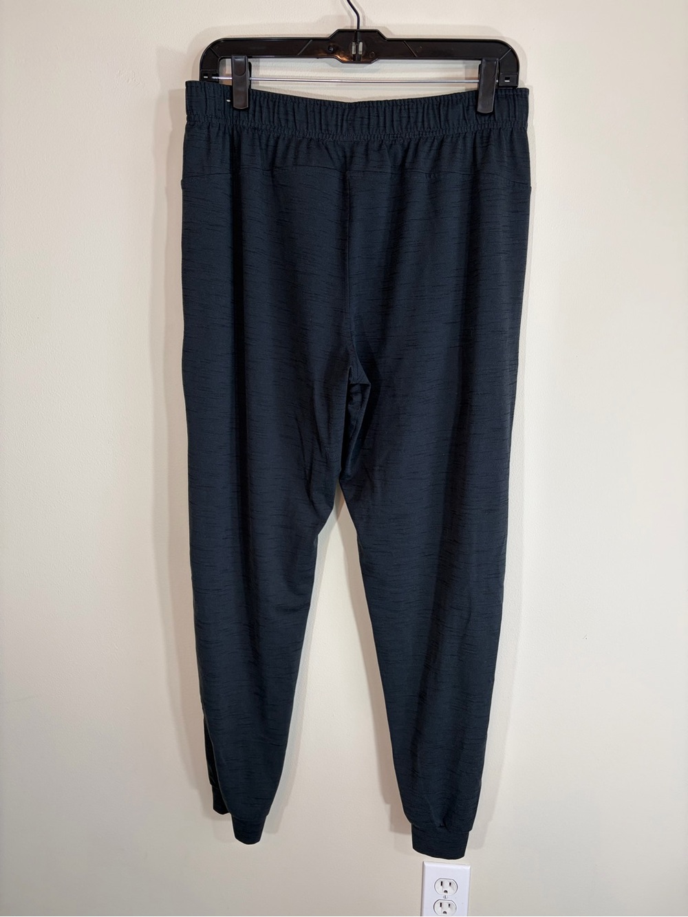 Nike Men’s Dri-FIT Yoga Jogger Pants Black Medium - Picture 4 of 9